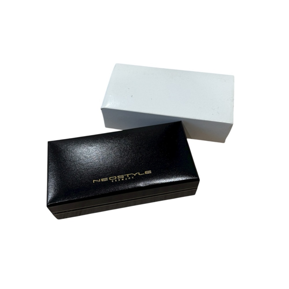 Neostyle Black Eyeglass Case - Picture 3 of 3
